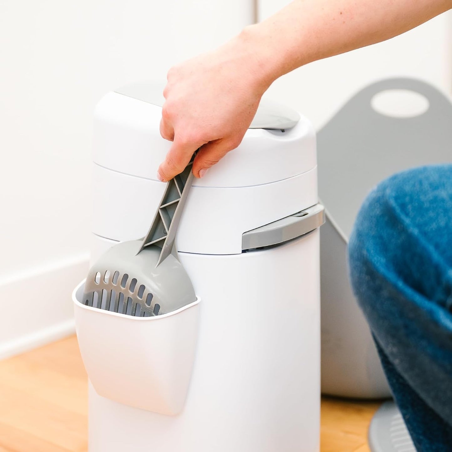 Style Pail |Cat Litter Waste Disposal System for Odor Control | Includes 1 Square Refill Bag