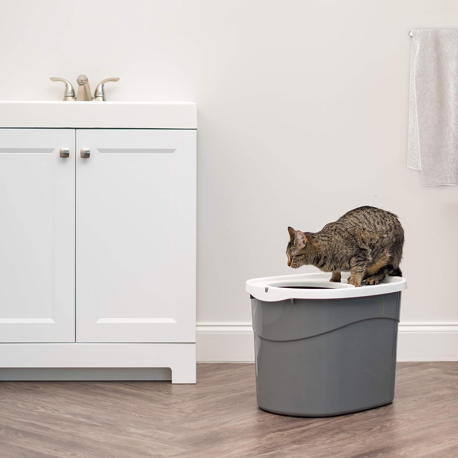 USA Top Entry Cat Litter Box, Large Enclosed with Litter Catching Lid and Scoop, Dog Proof, Cat Litter Box, Gray/White
